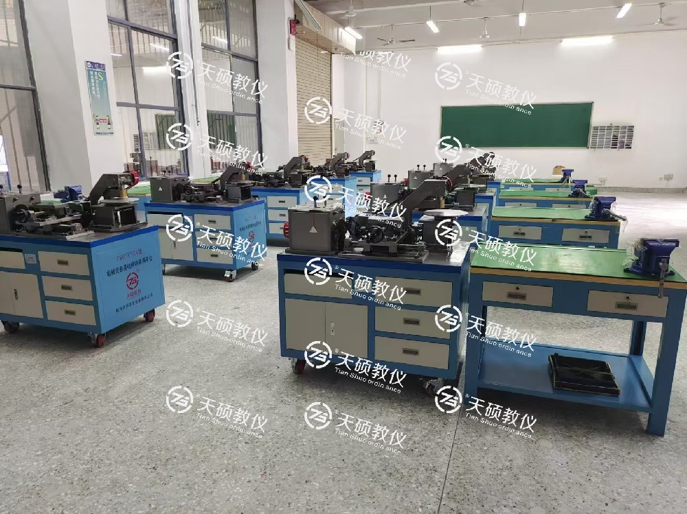 廣東省技師學(xué)院機(jī)械設(shè)備裝備與自動(dòng)控制專業(yè)建設(shè)項(xiàng)目順利安裝、調(diào)試、驗(yàn)收通過(guò)！